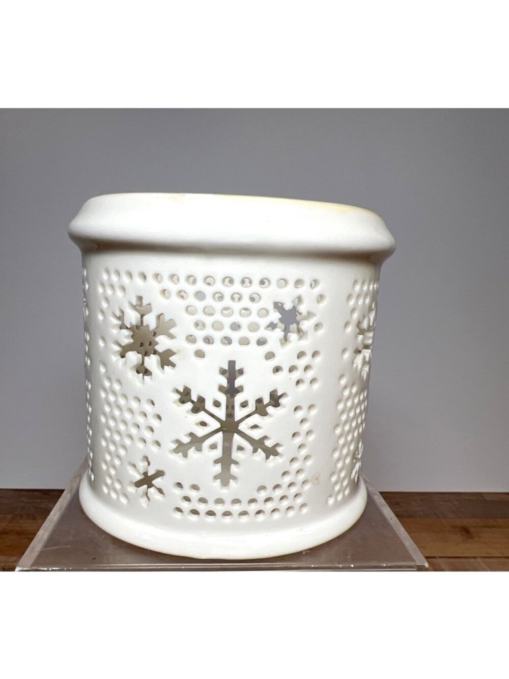 Ganz Laser Cut Out Candle Holder Decoration White Beautiful Festive